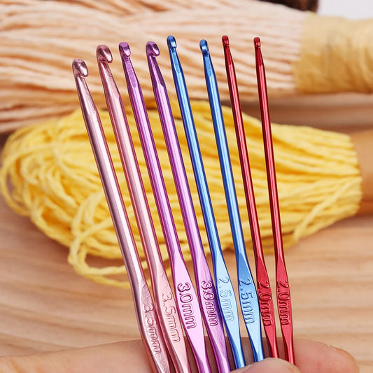 Kit 8 Agulhas de Crochê Coloridas em Alumínio – Cabeça Única para Tricô e Artesanato